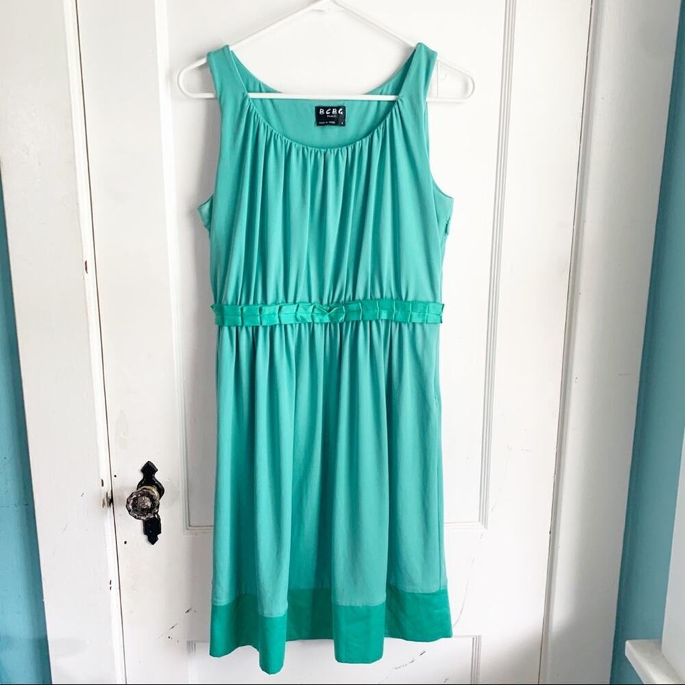 BCBG Paris Sleeveless Flounce Dress Satin Accents Ruffle Detail Green Size 6